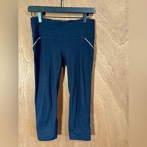 Athleta black capri yoga pants size S